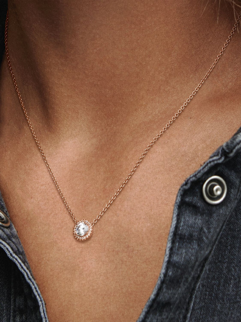 Pandora Round Sparkle Halo Necklace