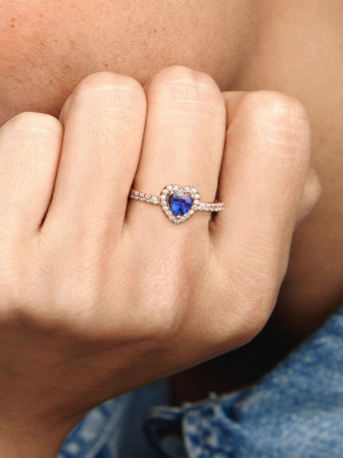 Pandora Sparkling Blue Elevated Heart Ring