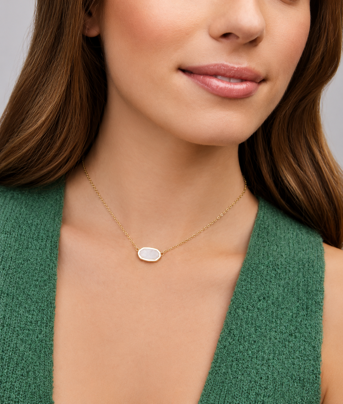 Kendra Scott Elisa Gold Pendant Necklace in Iridescent Drusy